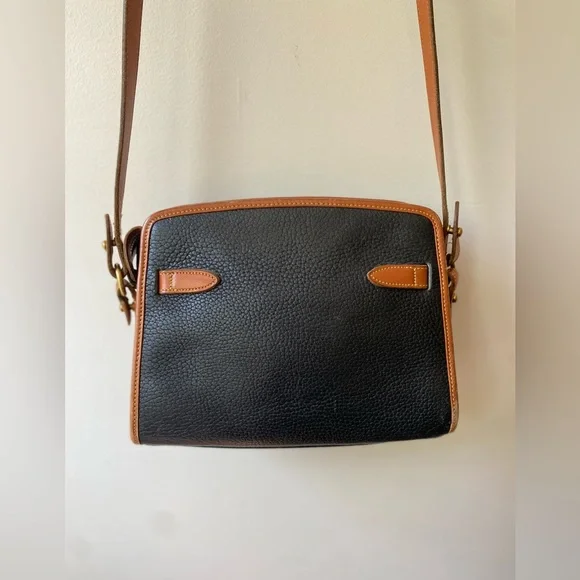 Vintage Black Dooney and Bourke Black with Tan Trim Zip Top Buckle Shoulder Bag - Picture 8 of 11
